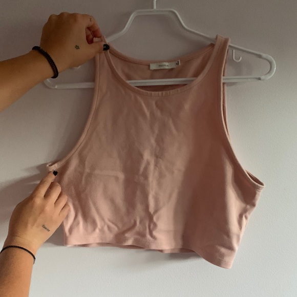 Cute pink crop tank top - Picture 1 of 1